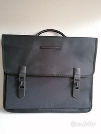 Borsa porta documenti nera con maniglia e tracolla