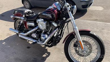 Harley Davidson dyna Super Glide Custom - 103