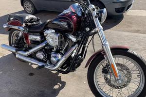 Harley Davidson dyna Super Glide Custom - 103
