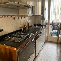 Cucina con top marmo nero d’Africa