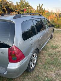 Peugeot 307 1.6 GPL – €1000