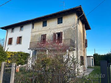 Porzione di bifamiliare da ristrutturare