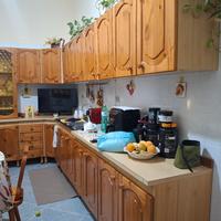 Cucina in legno fatta a mano da falegname 