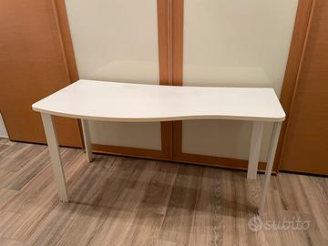 Scrivania frassinata a poro aperto bianca