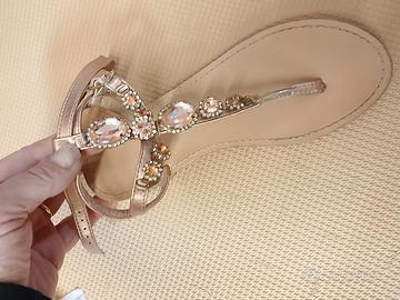 Sandali gioiello n. 38 – Eleganti e luminosi
