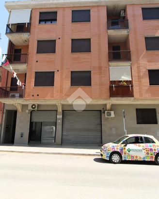 NEGOZIO A LUCERA