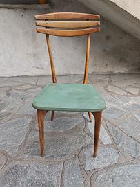 Bella sedia in legno 