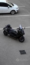 Yamaha T-max 560