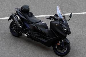 Yamaha T-max 560