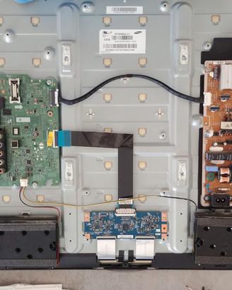 Ricambi smontati da TV Samsung UE39F5300AW.