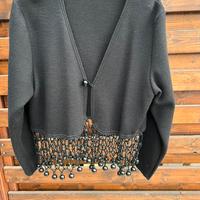 Cardigan corto nero con perline