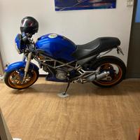 Moto Ducati minster 800