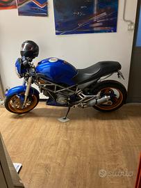 Moto Ducati minster 800