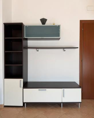 Piccola parete soggiorno porta tv