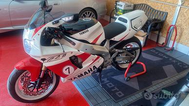 Yamaha Yzf 750