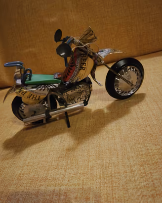 motocicletta in alluminio 