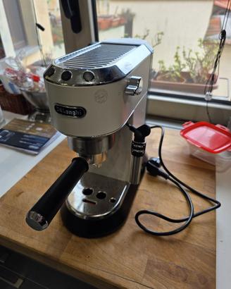 macchinetta del caffê De Longhi dedica style nuova