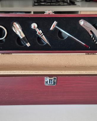 Cassetta in legno porta-vino con accessori 