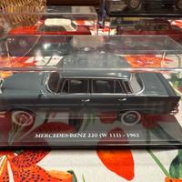 Modellino Mercedes Benz 220 (W111) 1962