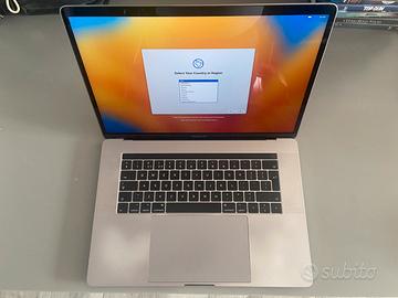 MacBook PRO 15” 2017 quad core i7 16GB RAM 500GB