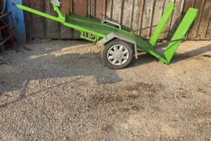 Rimorchio pianale con rampe e verricello per picco