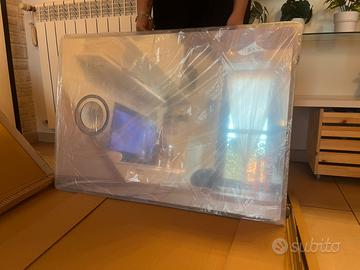 Specchio con comandi touch, ingranditore e luci