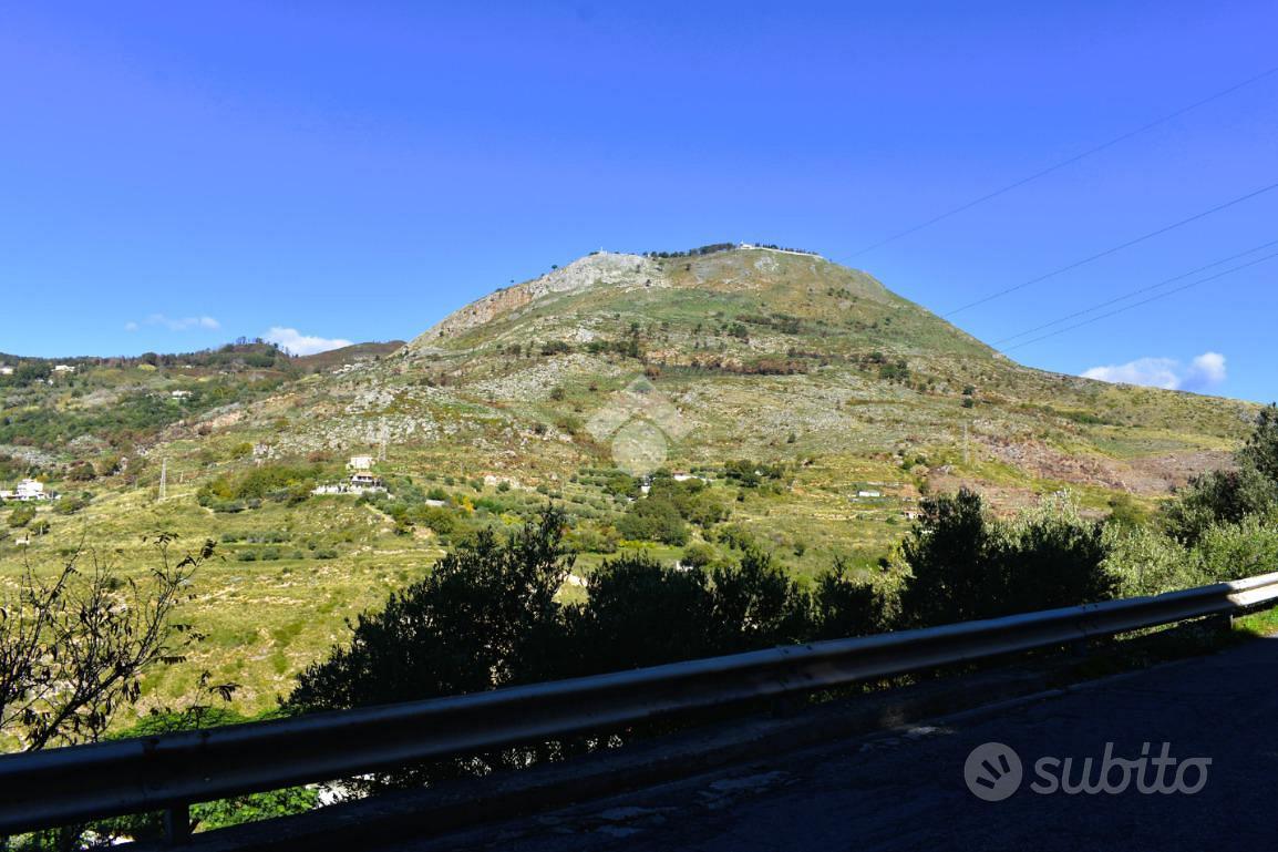 3 LOCALI A CETRARO - Vista 3