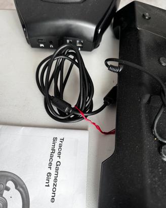 Volante Tracer con 3 pedali e cambio manuale