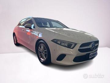 MERCEDES-BENZ A 180 d Automatic Business Extra