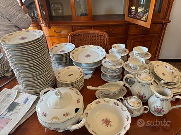 Set di Piatti e set tazze da caffè