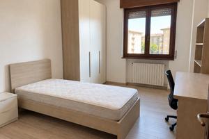 Luminosa stanza in zona Collegata a Borgo Roma