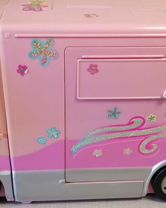 Camper Barbie con piscina