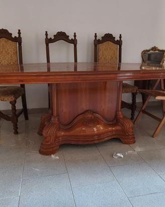 Tavolo classico 8 posti in legno con 4 sedie