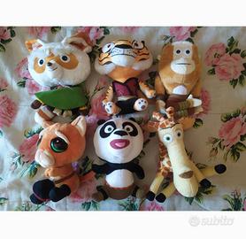 Peluche di vari cartoni animati