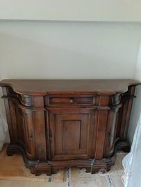 Credenza in legno massiccio 