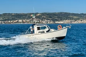 Pilotina/gozzo cabinato Comisa Lipari