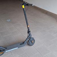 Monopattino Xiaomi Mi Electric Scooter 1S