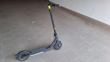 Monopattino Xiaomi Mi Electric Scooter 1S