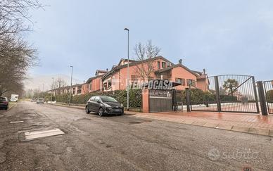 APPARTAMENTO COMPLETAMENTE RISTRUTTURATO CON GIARD