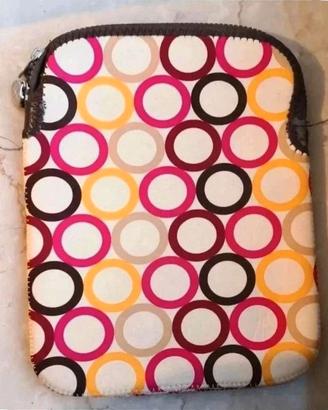 Custodia contenitore per tablet