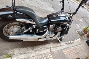 Honda Shadow Black Spirit VT750