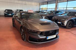 Ford Mustang Fastback DARK HORSE 5.0 V8 453 CV 6mt