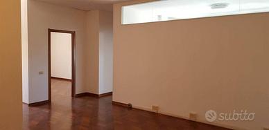 Immobile di 120 m² con 3 locali a Prato