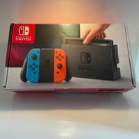 Console Nintendo Switch Completa di Scatola