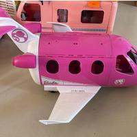 Barbie:casa, camper, aereo, 2 armadi, piscina