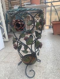 Elegante porta ombrelli in ferro battuto