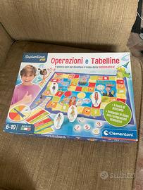 Gioco da tavolo, sapienti, operazioni e tabelline
