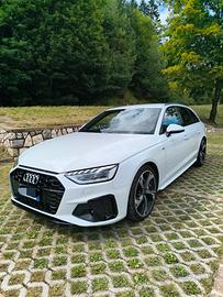 Audi A4 2022, 2.0 mhev, quattro, 204cv 