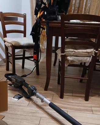 tagliasiepi telescopico stiga a batteria 