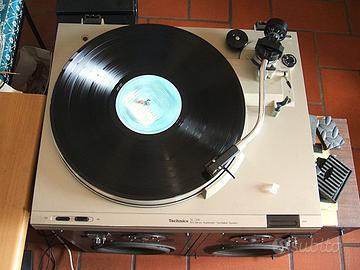 Technics SL-303 giradischi e Sansui giradischi